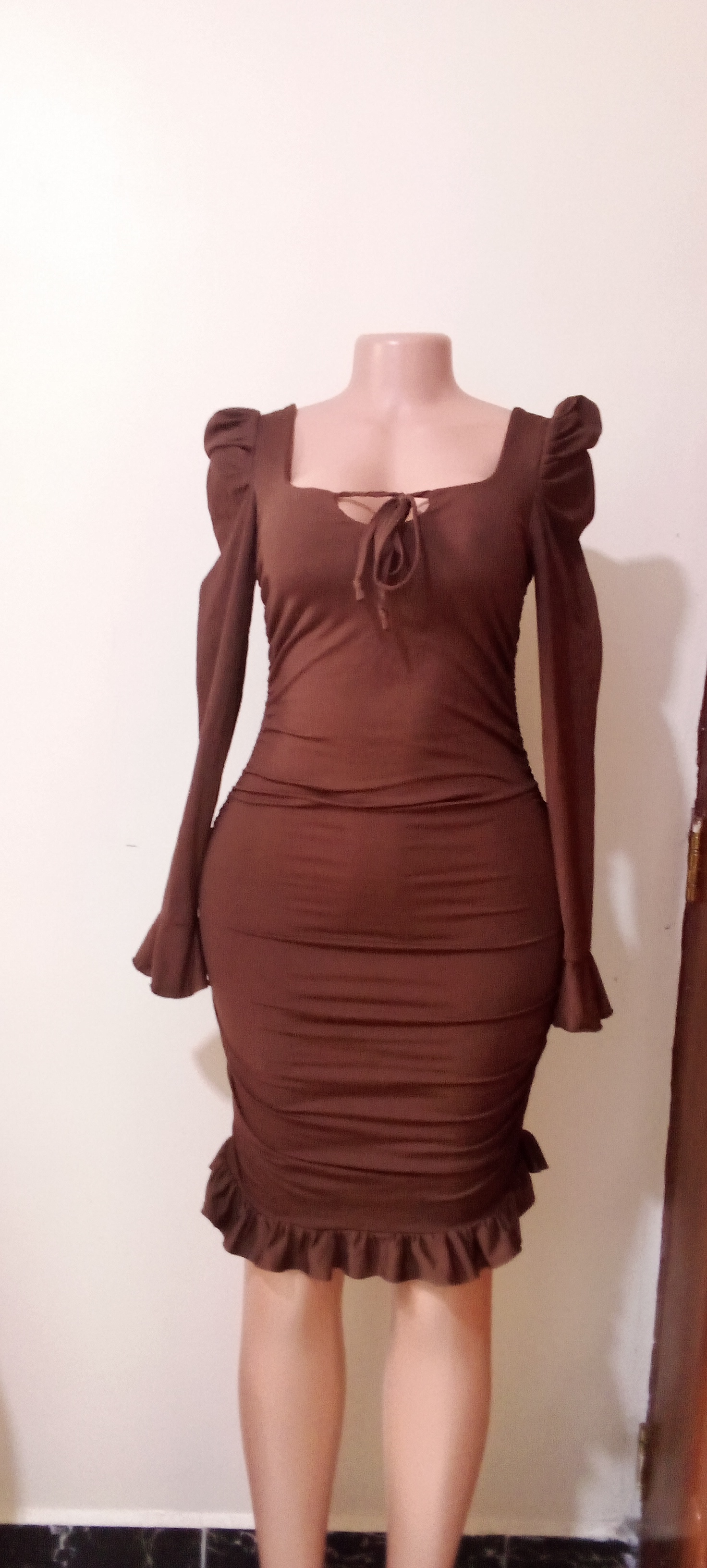 Chocolate dress with long sleeve 